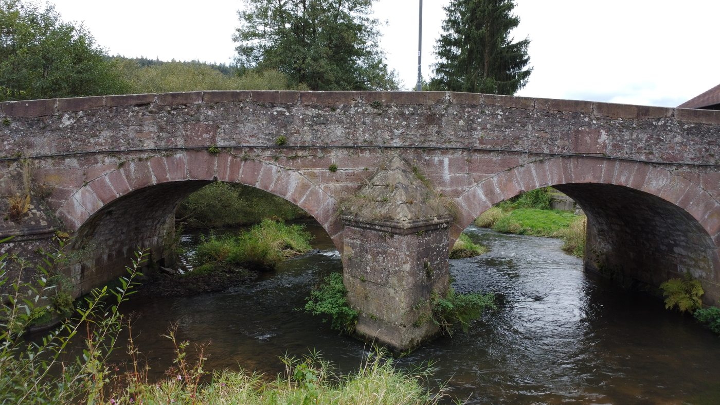 Sinnbrücke Altengronau — historische Sandsteinbogenbrücke